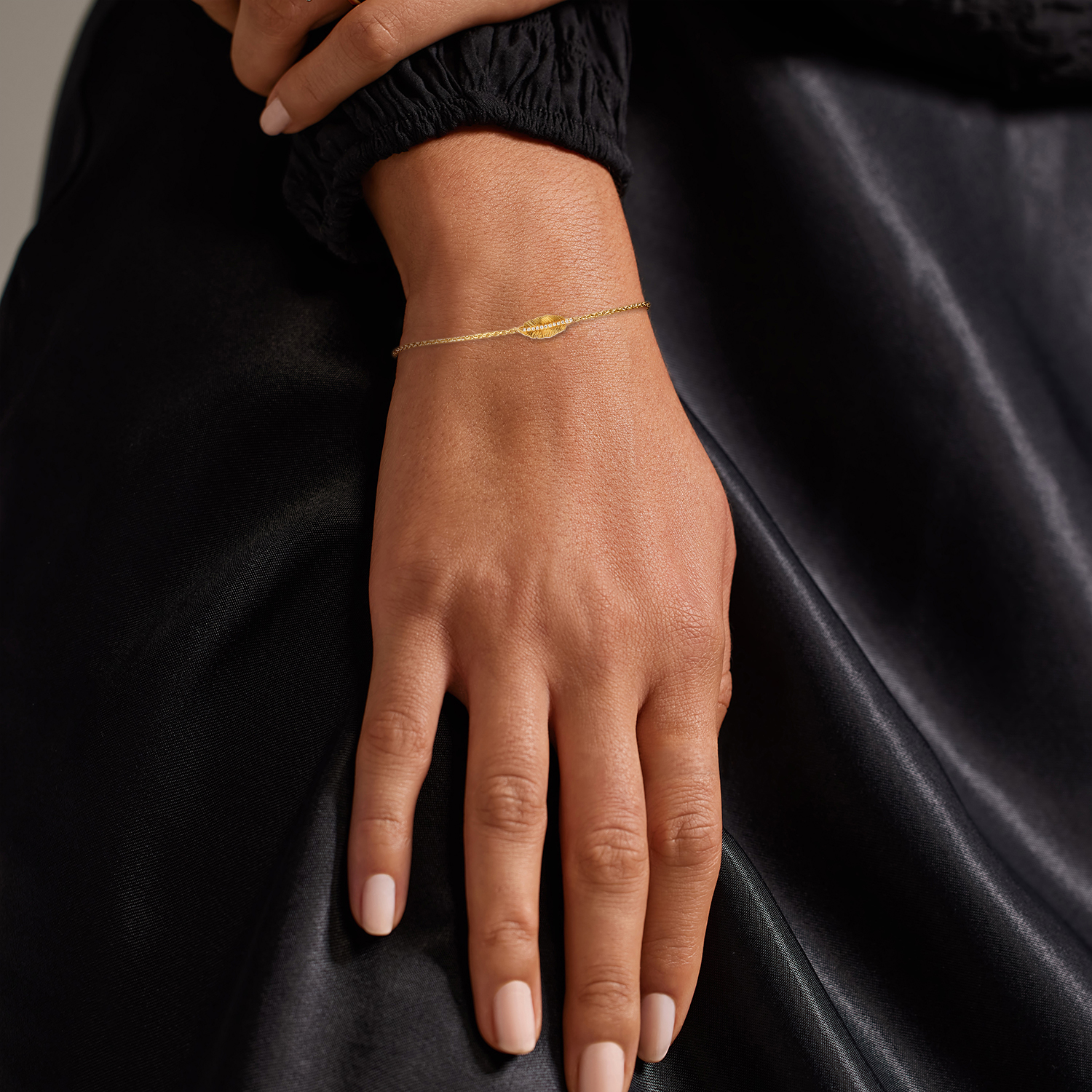 Jane Goodall Leaf Lab Diamond Bracelet - Image 4