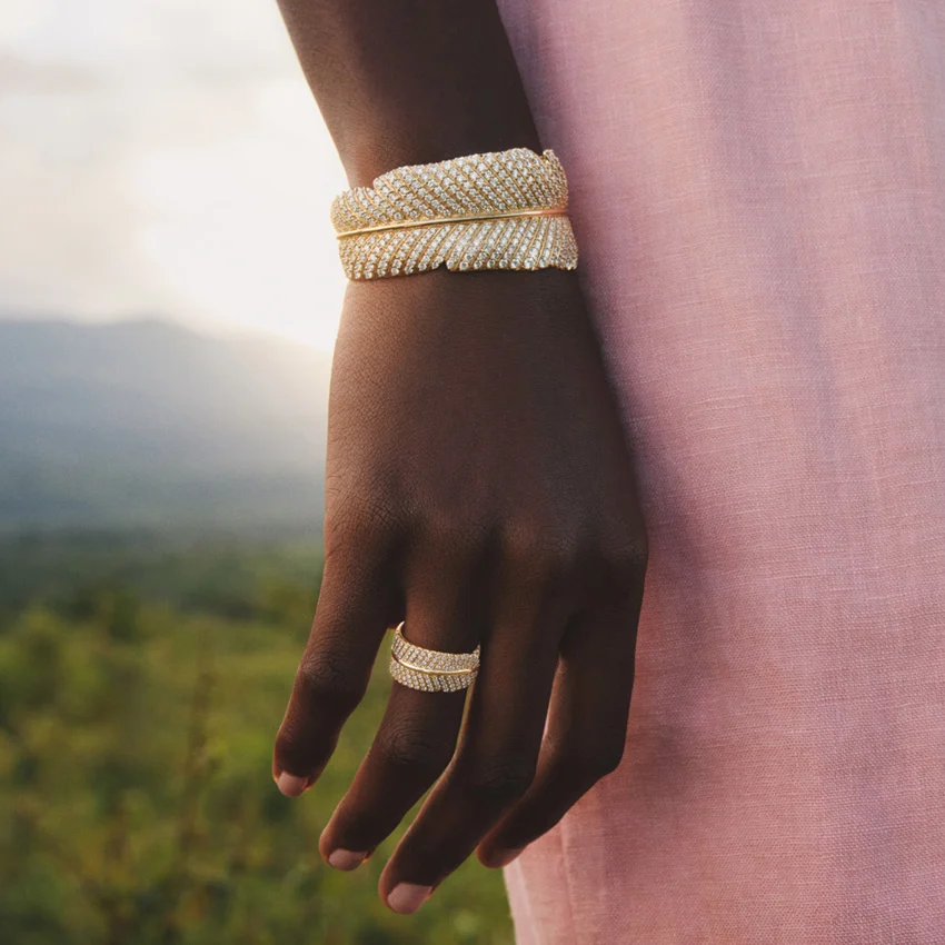 Jane Goodall Pavé Leaf Lab Diamond Cuff Bracelet (12 1/2 ct. tw.) in 18K Yellow Gold - Image 6